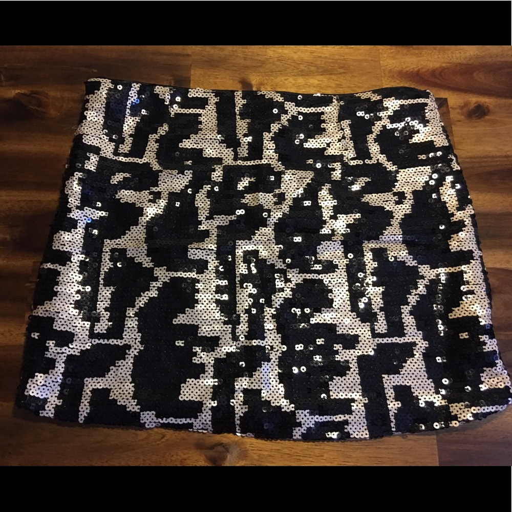 Sans Souci Black And Beige Sequin Mini Skirt Small NWT
